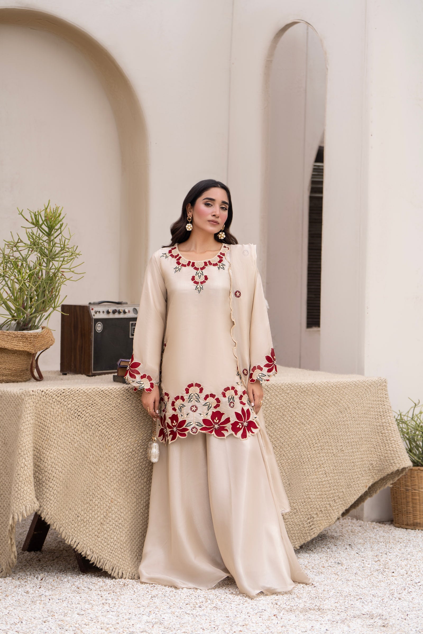 Cream embroidered 3 piece Pakistani suit with red floral detailing - photo 1