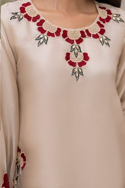 Cream embroidered 3 piece Pakistani suit with red floral detailing - photo 5