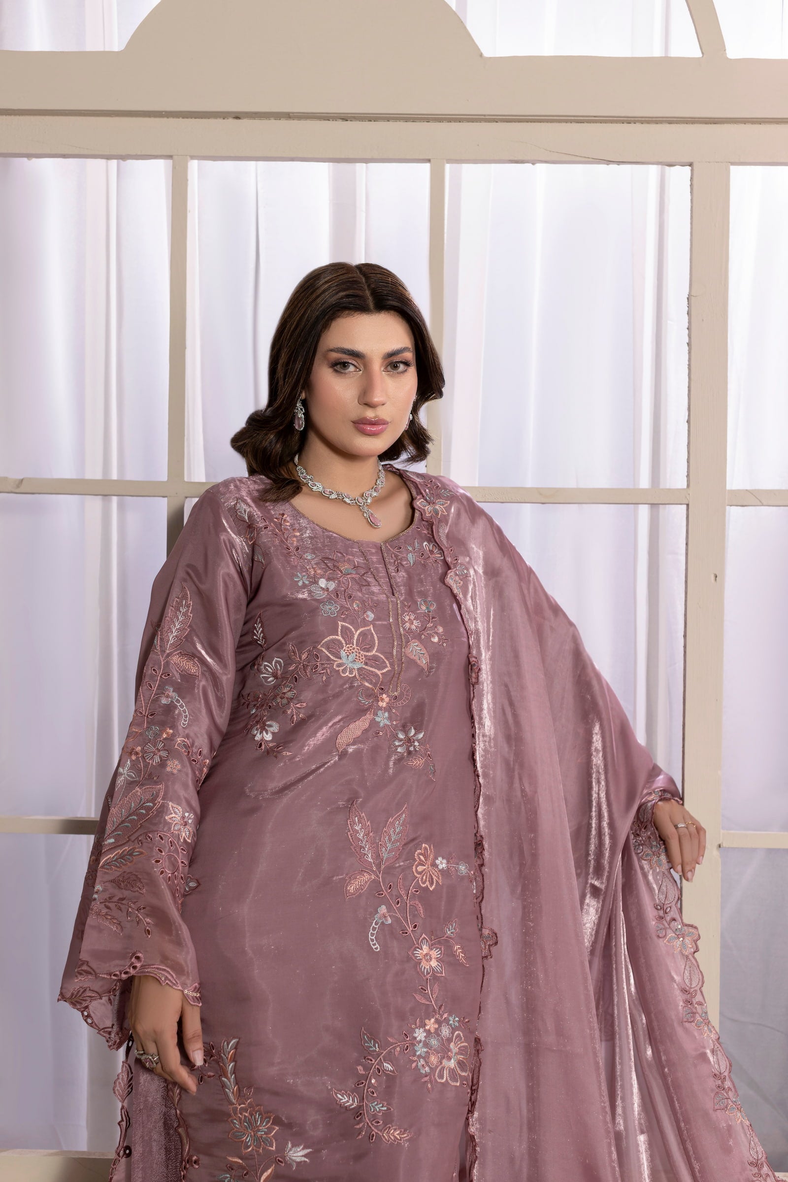 Dusty mauve floral embroidered 3 piece Pakistani suit with cutwork dupatta - photo 7