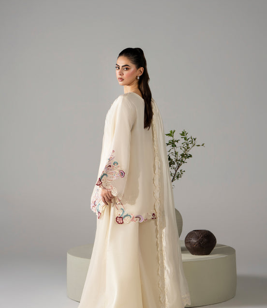 Ivory floral embroidered 3 piece Pakistani suit for women - photo 5