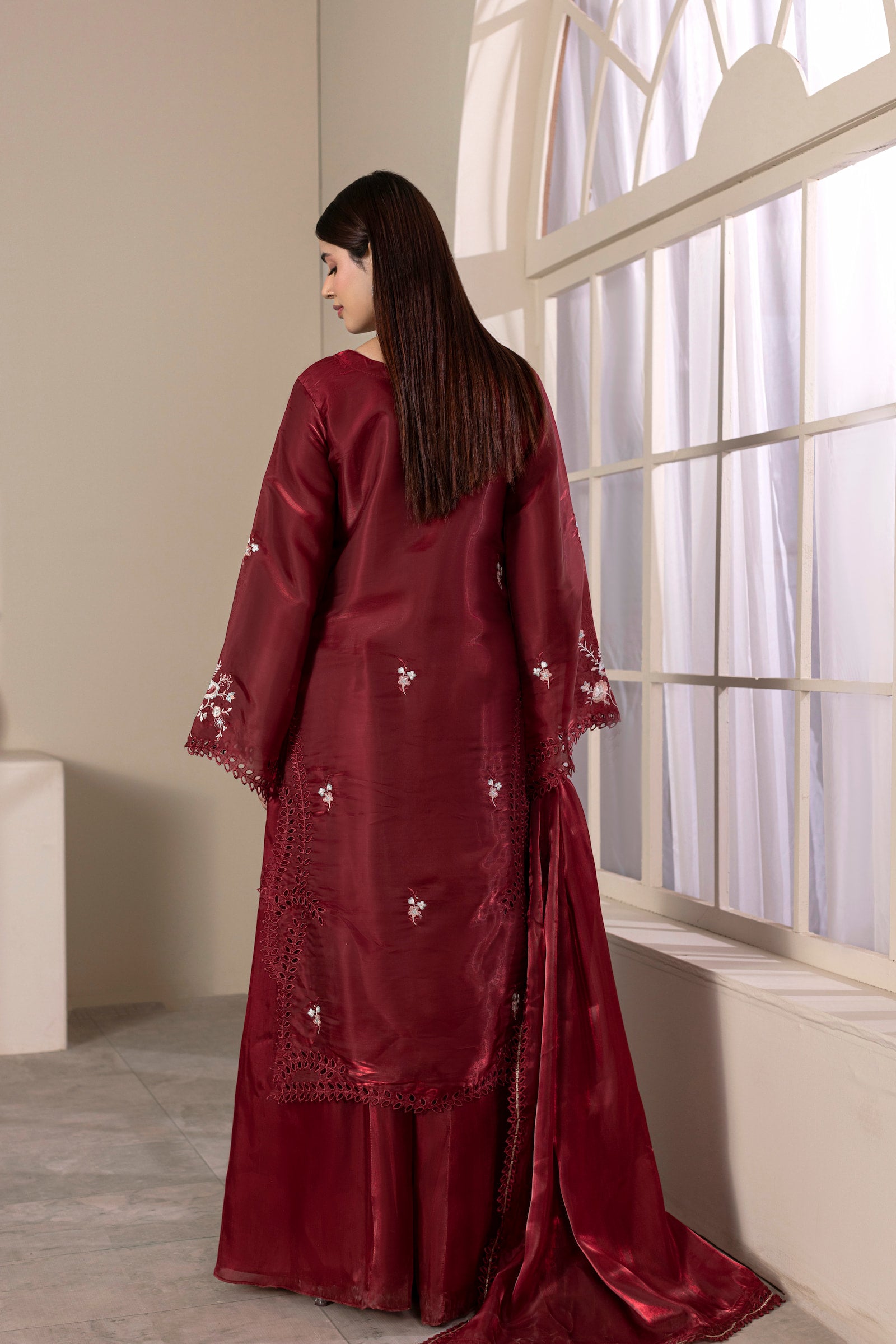 Maroon embroidered 3 piece Pakistani formal suit for women - photo 5
