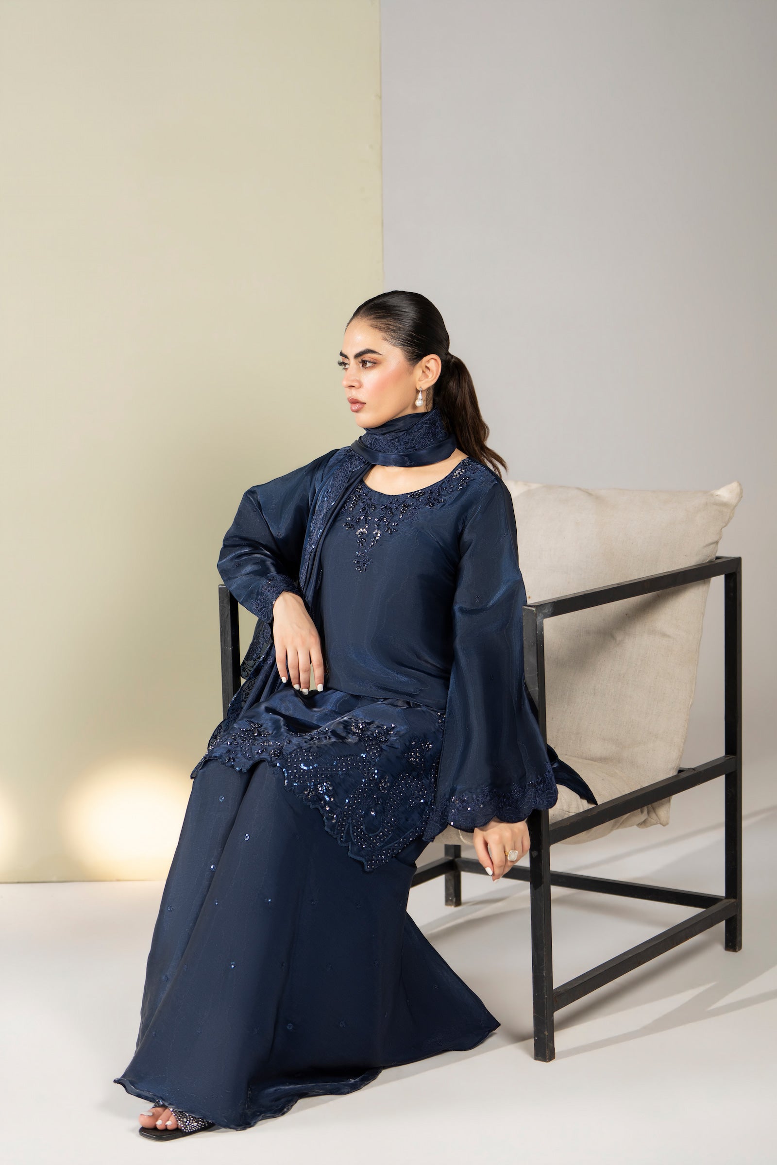 Navy blue embroidered Pakistani 3 piece suit with dupatta for women - photo 4