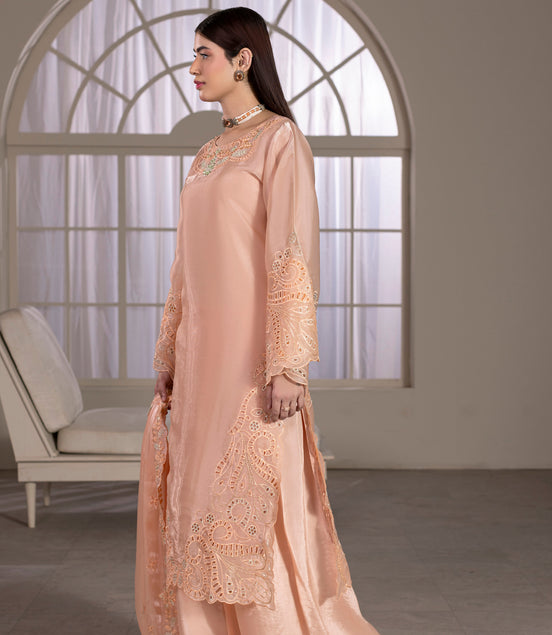 Peach cutwork embroidered 3 piece Pakistani suit for women - photo 3