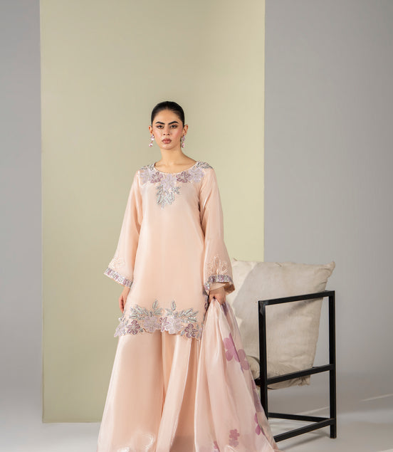 Peach floral embroidered 3 piece Pakistani suit for women with floral dupatta - photo 1