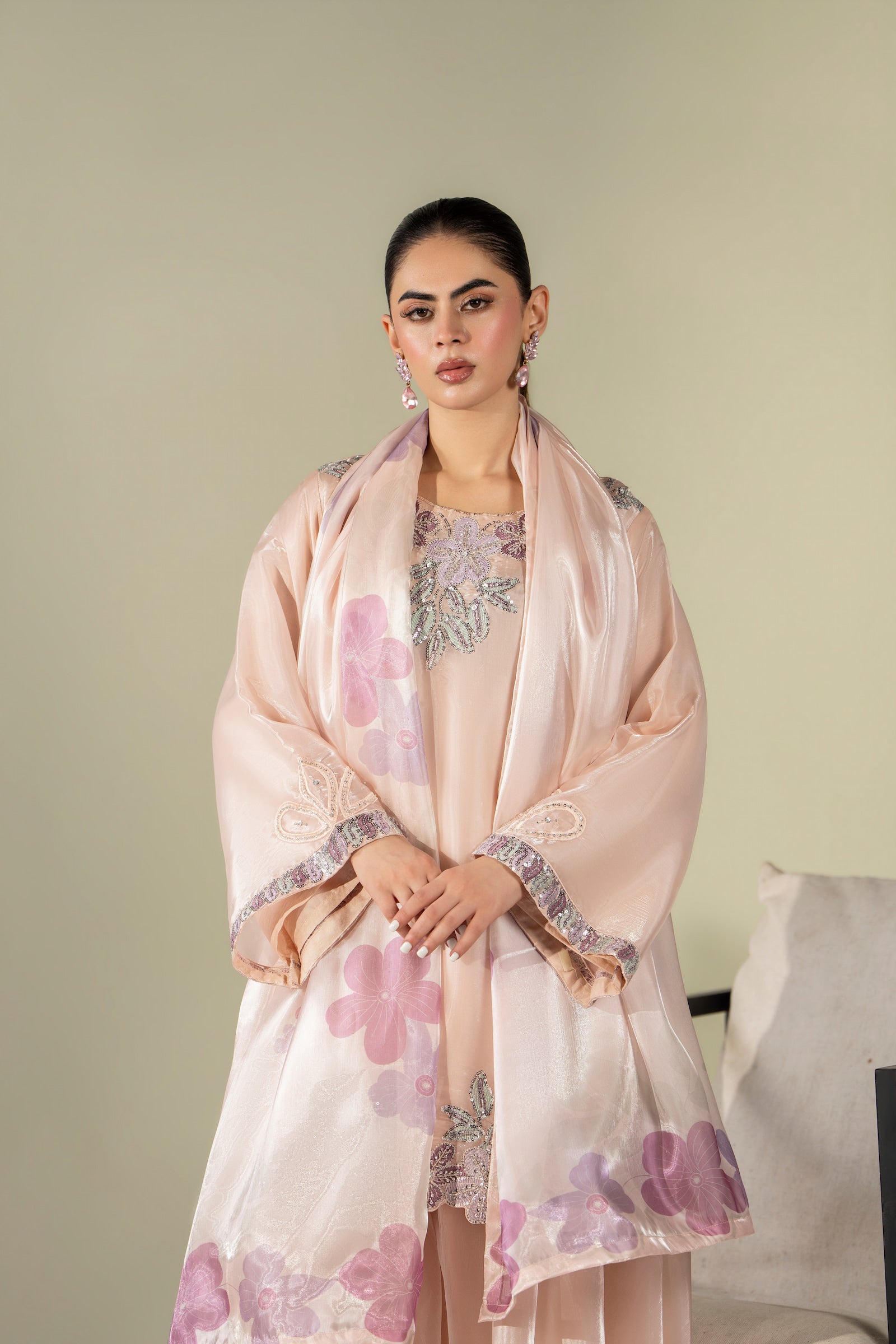Peach floral embroidered 3 piece Pakistani suit for women with floral dupatta - photo 3